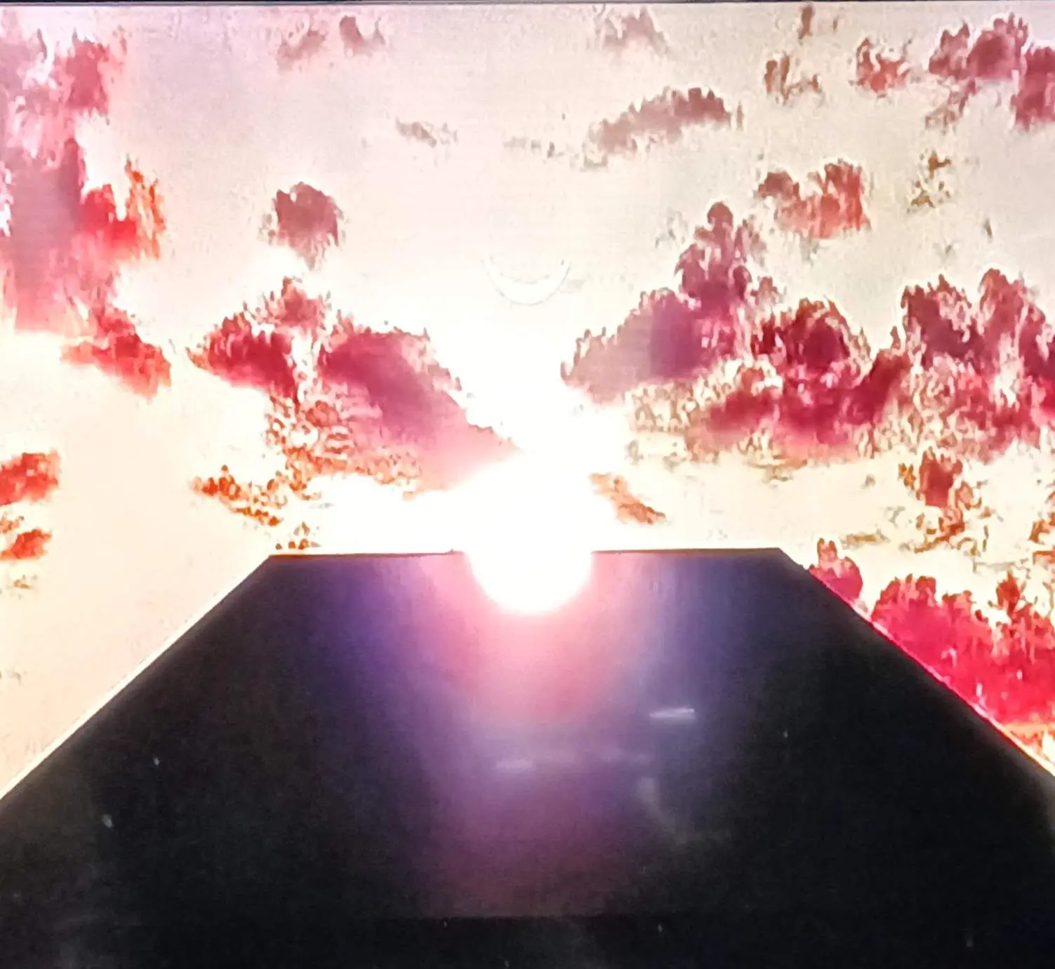 #LiMiNaL